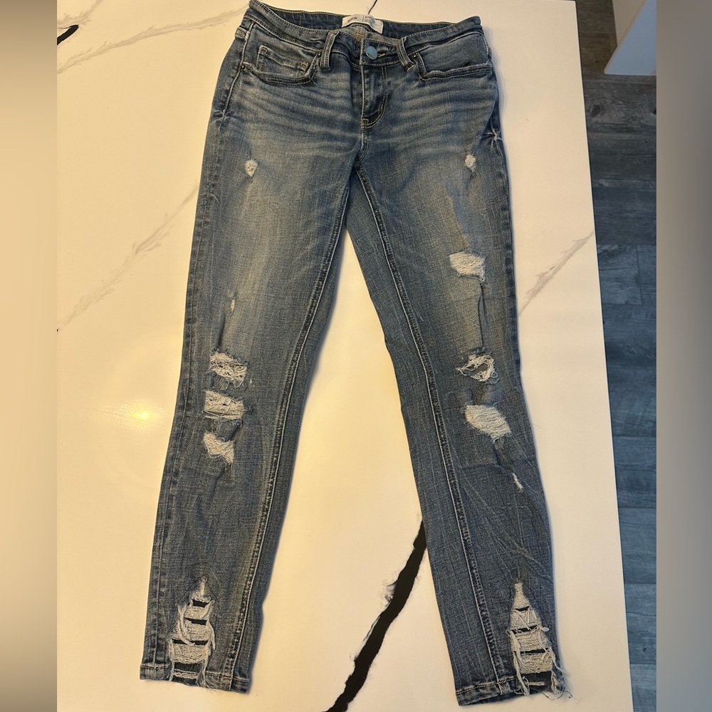 BKE Buckle Stella Distressed low rise skinny ankle jeans